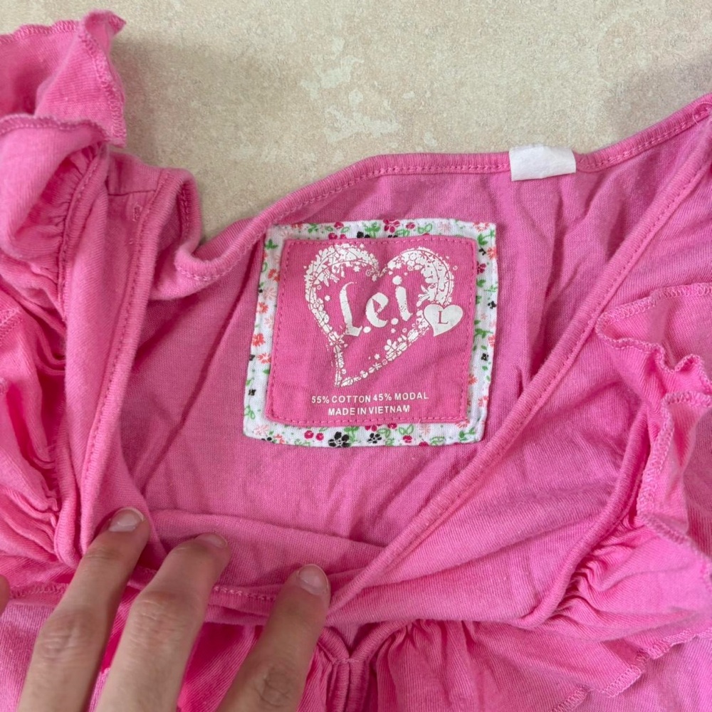 Pink Ruffled Lei Top - Picture 2 of 3